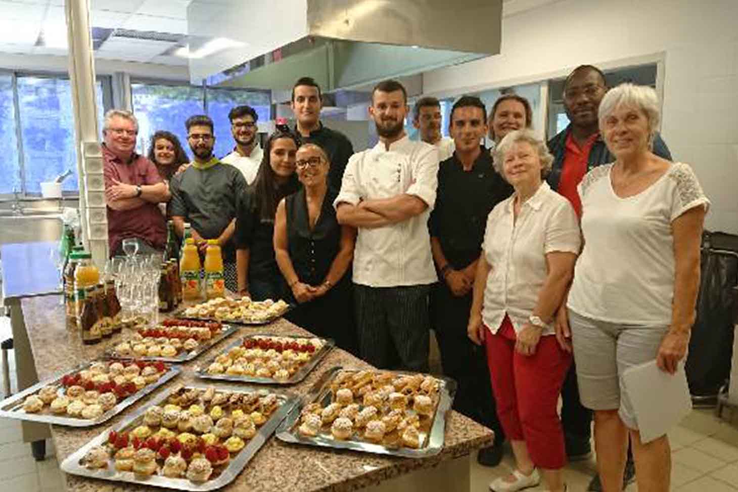 Le repas à table, une spécialité française